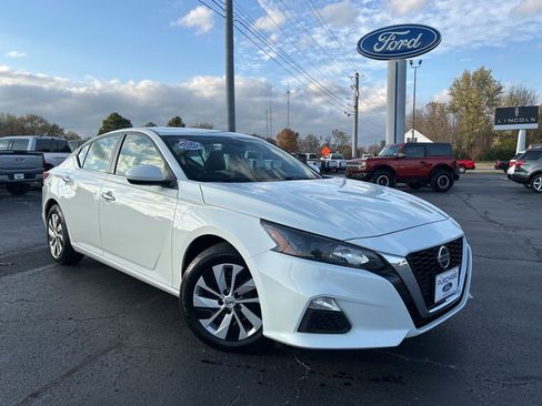 Used 2022 Nissan Altima 2.5 S image 1