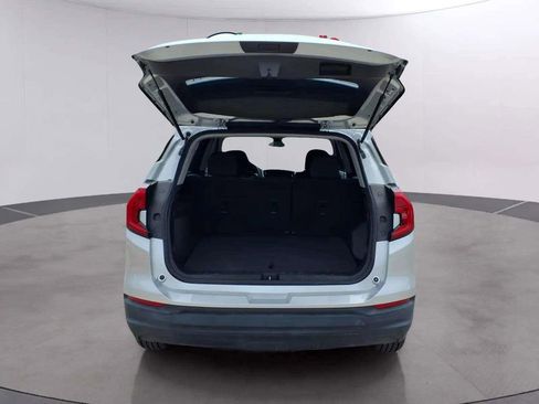 Used 2022 GMC Terrain SLE w/ Driver Convenience Package FWD image 20