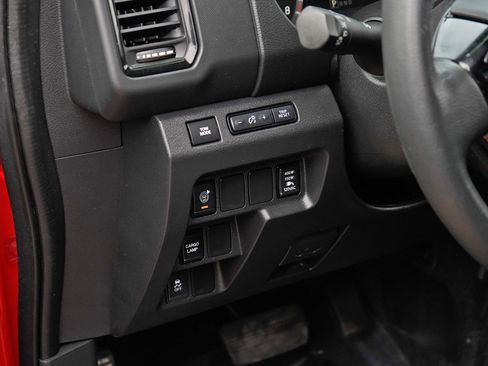 Used 2022 Nissan Frontier Pro-X RWD image 19
