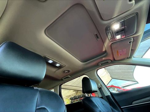 Used 2022 Kia Telluride EX w/ EX Premium Package image 13