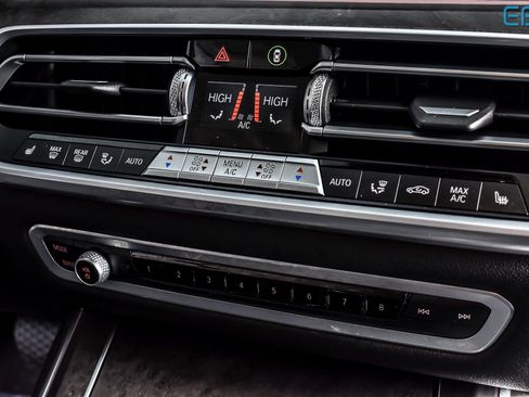 Used 2020 BMW X7 xDrive40i w/ Premium Package image 27