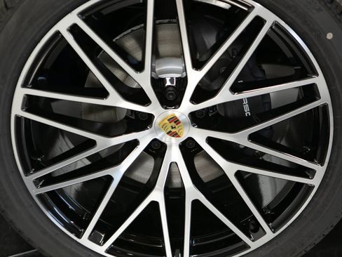 New 2026 Porsche Macan AWD/4WD image 11