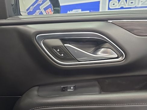 Used 2024 Chevrolet Suburban LT image 32