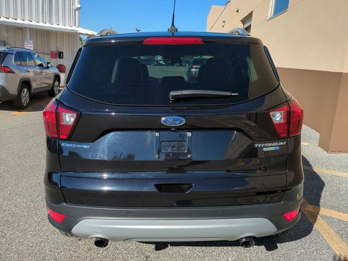Used 2019 Ford Escape Titanium image 5