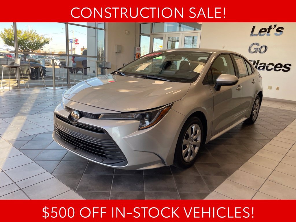 Used 2025 Toyota Corolla LE FWD image 2