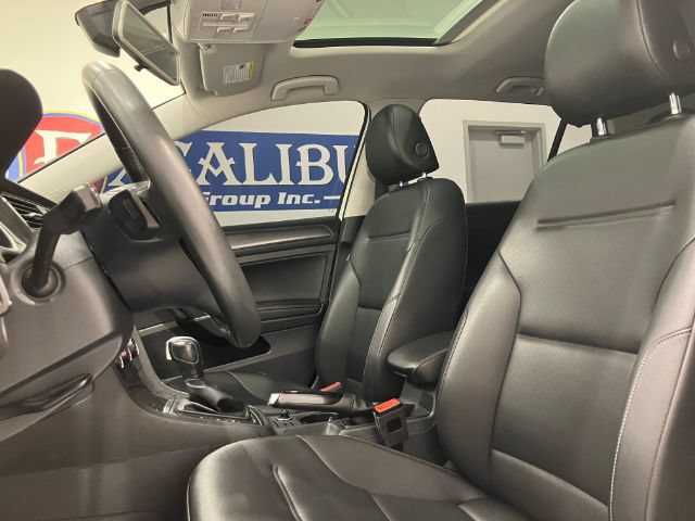 Used 2020 Volkswagen Golf 4-Door FWD image 41