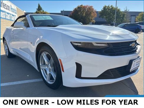 Used 2020 Chevrolet Camaro LT image 2
