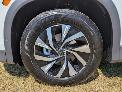 New 2025 Volkswagen Tiguan S image 9