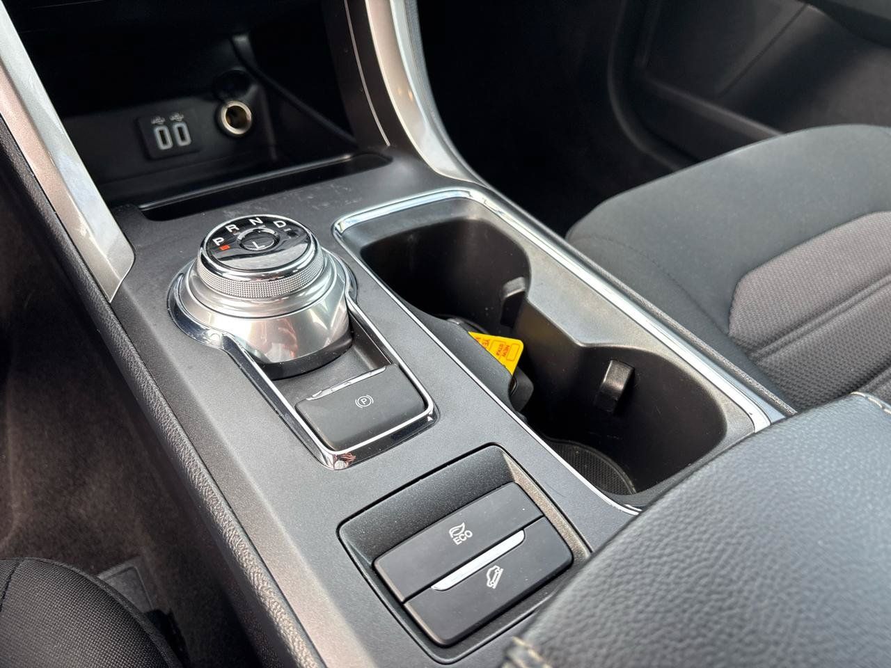 Used 2019 Ford Fusion SE FWD image 26