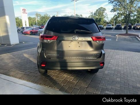 Used 2017 Toyota Highlander XLE AWD/4WD image 5