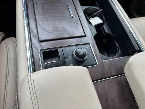 Used 2023 Lincoln Navigator Reserve image 24