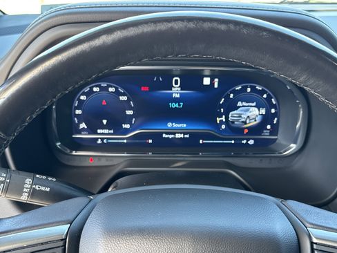 Used 2023 Chevrolet Tahoe Premier AWD/4WD image 22