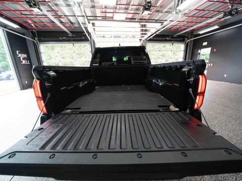 Used 2024 Toyota Tacoma SR5 AWD/4WD image 27