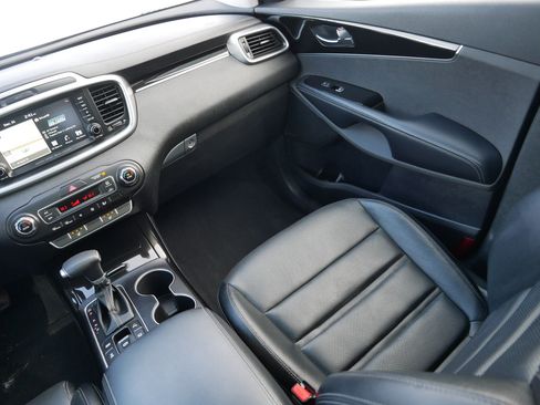 Used 2020 Kia Sorento SX image 11