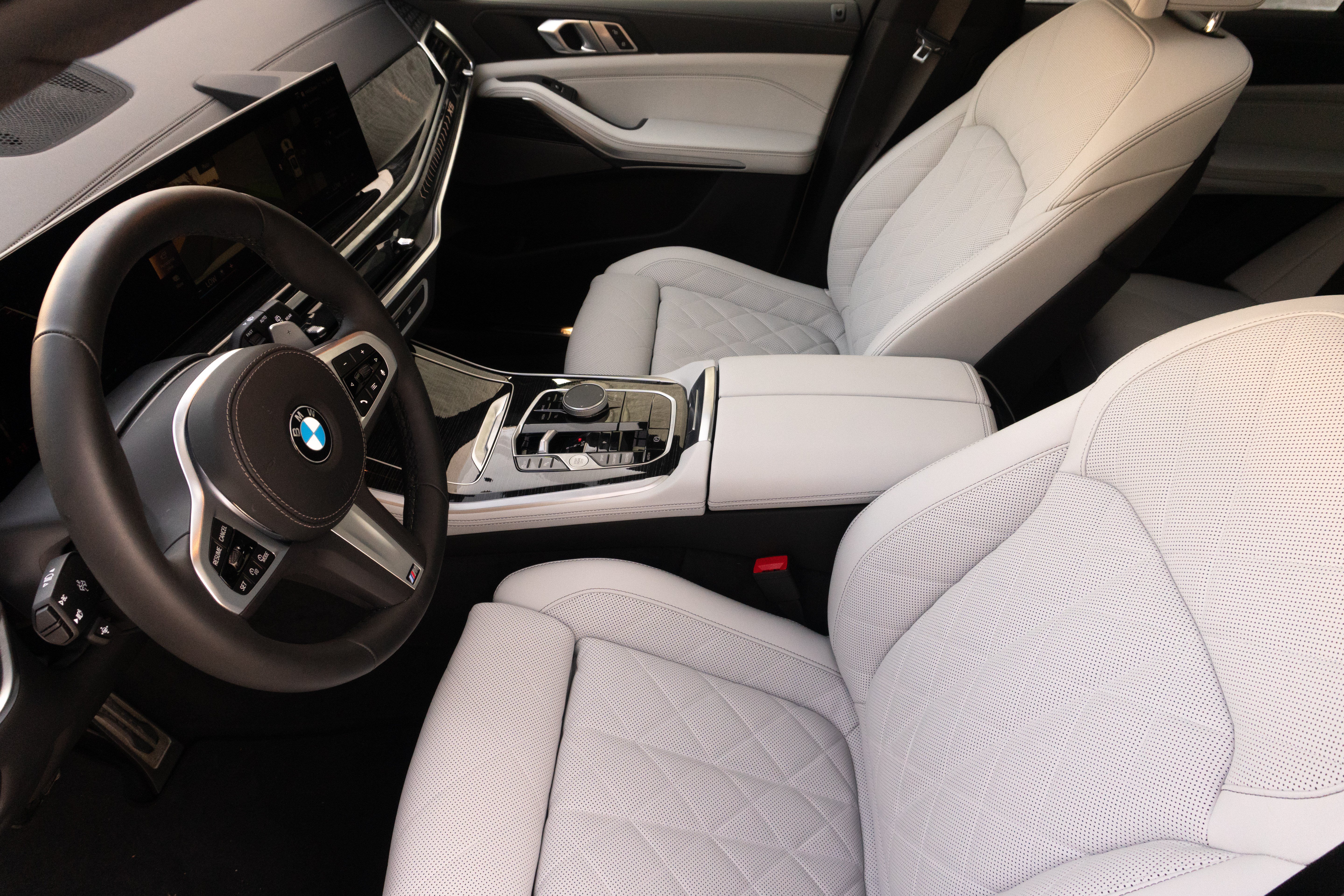 Certified 2026 BMW X5 sDrive40i w/ M Sport Package RWD image 12
