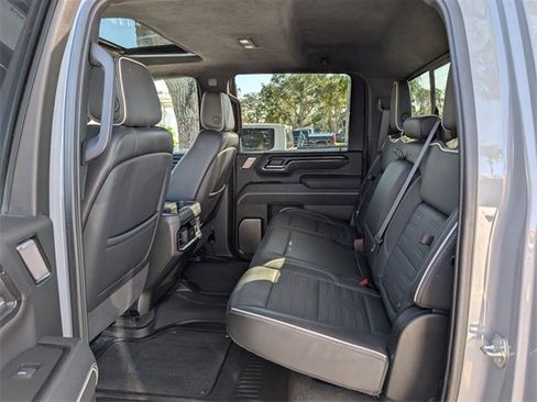 Used 2024 GMC Sierra 2500 AT4X image 12