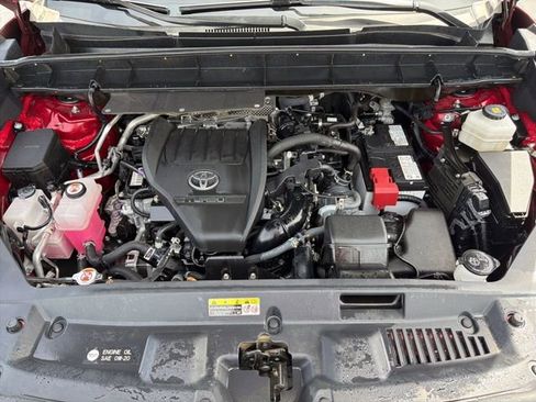 Used 2023 Toyota Highlander XLE image 9