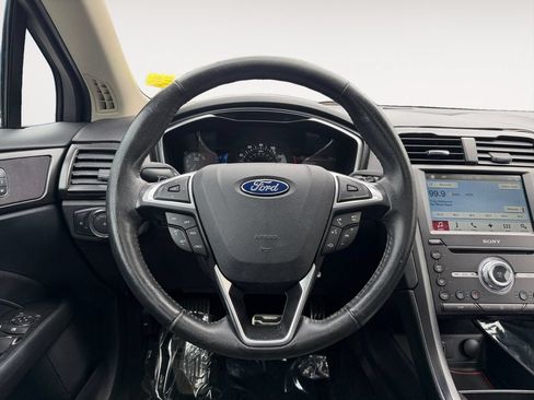 Used 2017 Ford Fusion Titanium FWD image 13