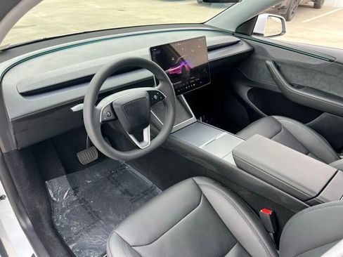 Used 2026 Tesla Model Y 2WD image 12