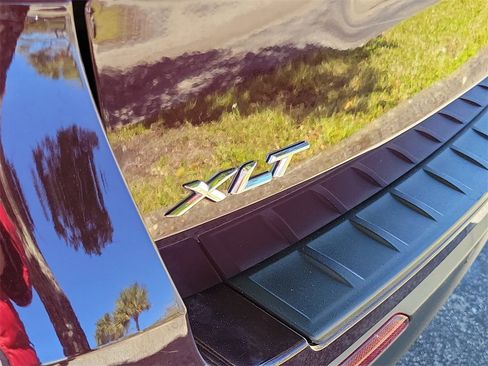 Used 2023 Ford Explorer XLT w/ Equipment Group 202A image 6