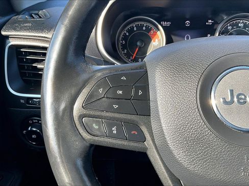 Used 2019 Jeep Cherokee Trailhawk image 19