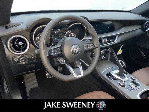 Used 2023 Alfa Romeo Stelvio Ti image 25