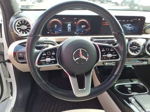 Used 2022 Mercedes-Benz A 220 4MATIC image 7
