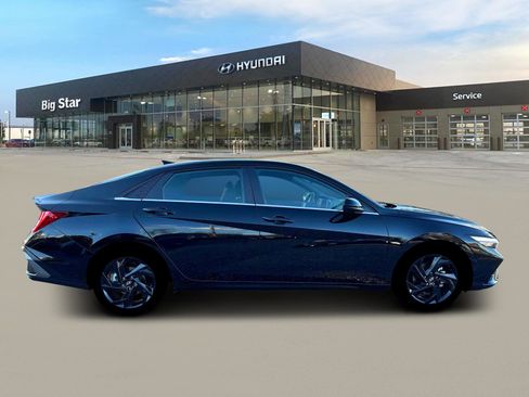 New 2026 Hyundai Elantra SEL Sport FWD image 9