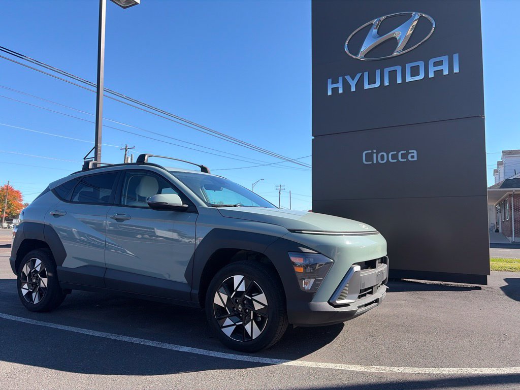 Used 2024 Hyundai Kona SEL AWD/4WD image 1