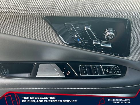 Used 2025 Cadillac Optiq Sport 2 w/ LPO, Floor Liner Package AWD/4WD image 17