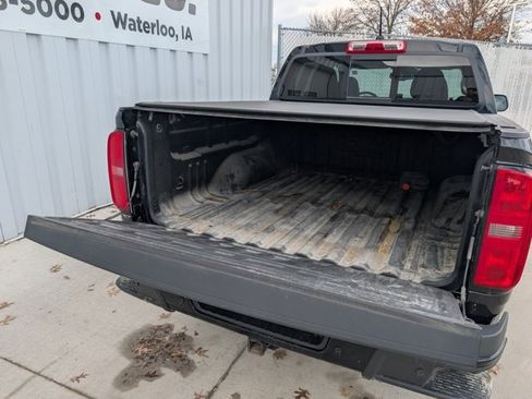 Used 2021 Chevrolet Colorado LT w/ Redline Special Edition image 16