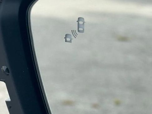 New 2025 Nissan Pathfinder SV w/ Black Appearance Package image 15