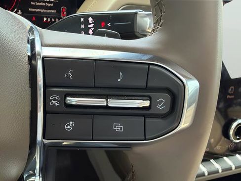 Used 2025 GMC Yukon Denali w/ Denali Reserve Package AWD/4WD image 18