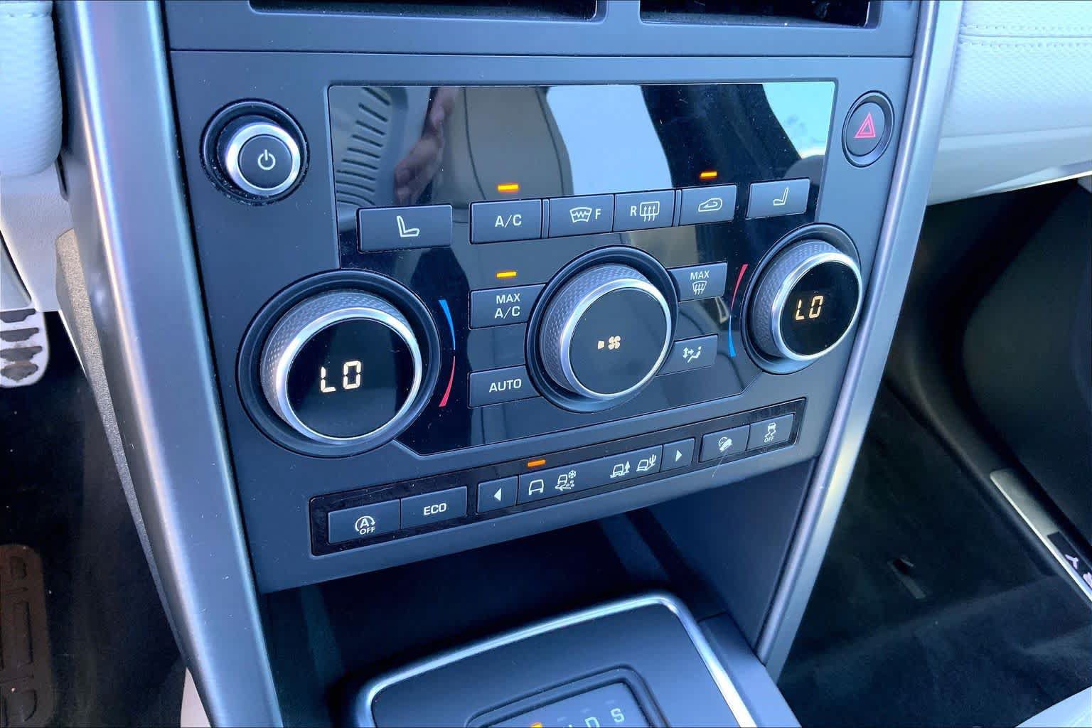 Used 2019 Land Rover Discovery Sport HSE Luxury AWD/4WD image 31