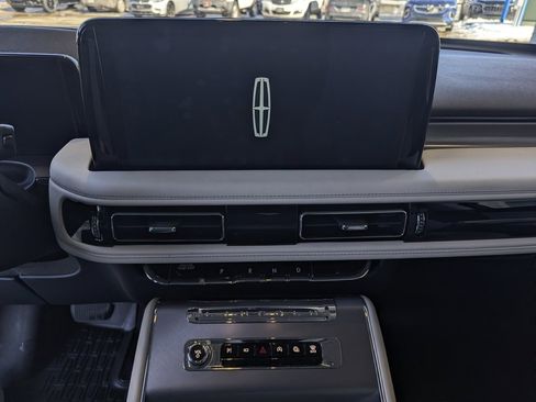 Used 2025 Lincoln Aviator AWD w/ Equipment Group 101A image 34