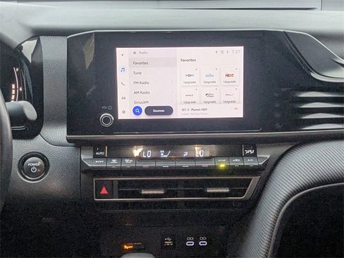 Used 2025 Toyota Camry SE image 17