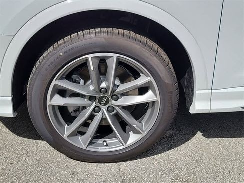 New 2025 Audi Q3 2.0T Premium image 8