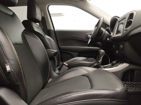 Used 2018 Jeep Compass Latitude w/ Popular Equipment Group AWD/4WD image 19