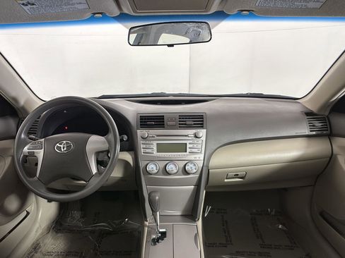 Used 2011 Toyota Camry LE FWD image 19