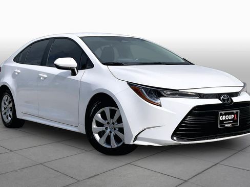 Used 2024 Toyota Corolla LE FWD image 3