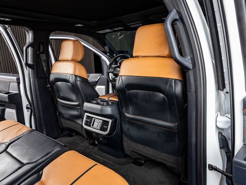 Used 2024 Ford F250 Platinum image 32