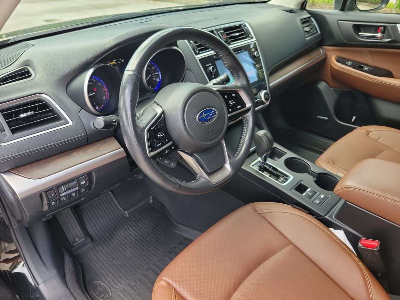 Used 2019 Subaru Outback 3.6R Touring AWD/4WD image 16