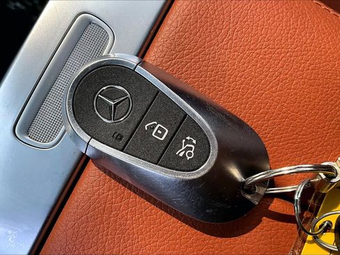 Used 2022 Mercedes-Benz C 300 Sedan image 15