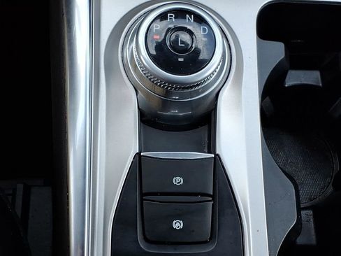 Used 2024 Ford Explorer XLT w/ Equipment Group 202A image 19