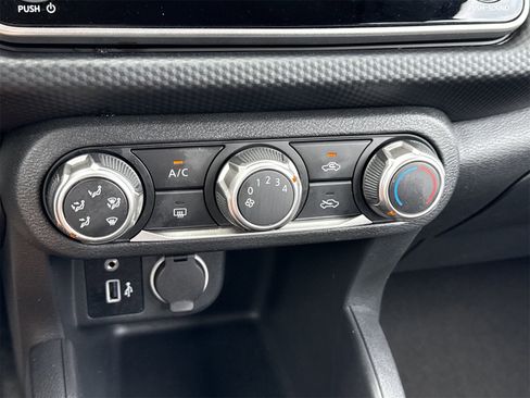 Used 2024 Nissan Kicks S image 23