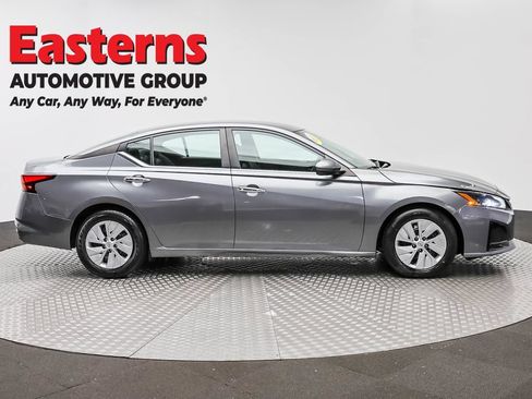Used 2023 Nissan Altima 2.5 S FWD image 4