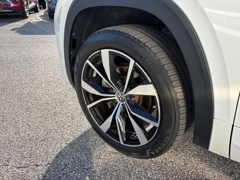 Used 2024 Volkswagen Atlas SEL Premium R-Line image 15