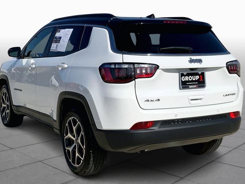 Used 2025 Jeep Compass Limited AWD/4WD image 12