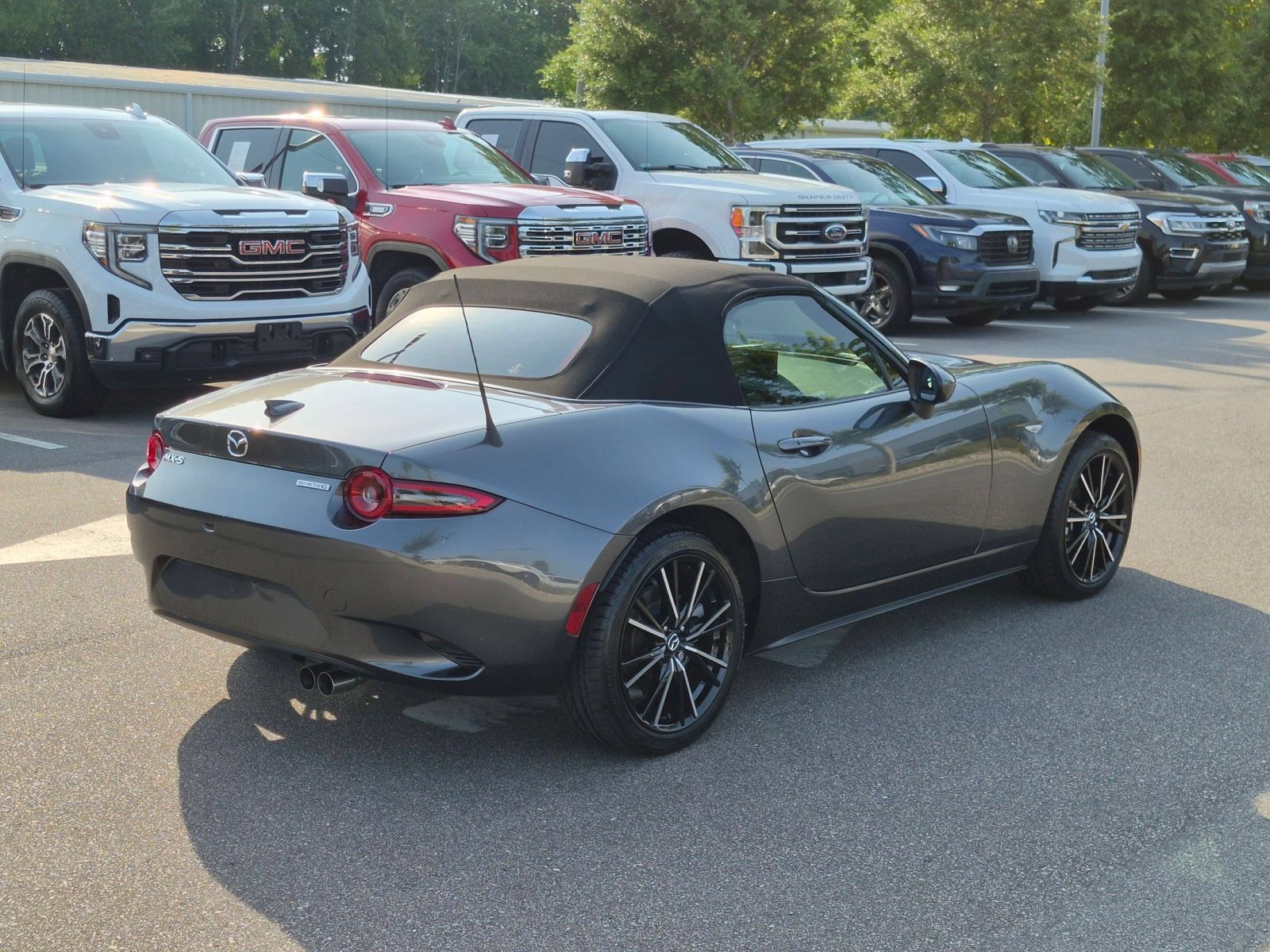 Used 2025 MAZDA MX-5 Miata Grand Touring w/ Weather Package RWD image 3
