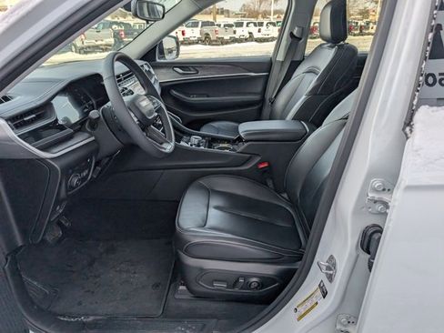 Used 2022 Jeep Grand Cherokee Limited 4xe image 2